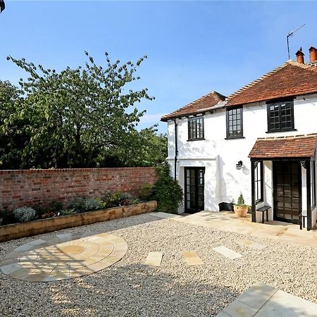 Henry VIII Cottage In The Heart Of Henley Bagian luar foto