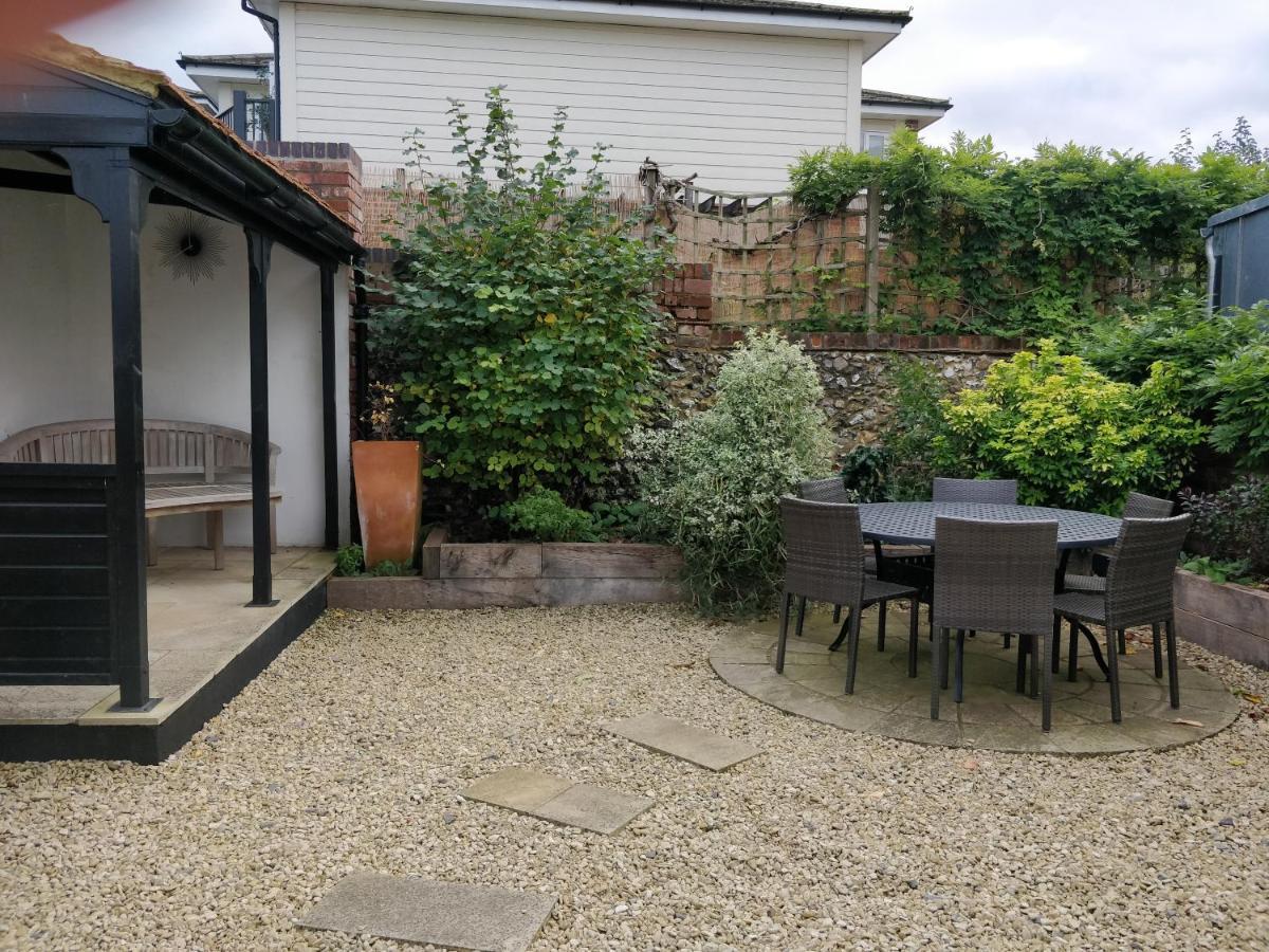 Henry VIII Cottage In The Heart Of Henley Bagian luar foto